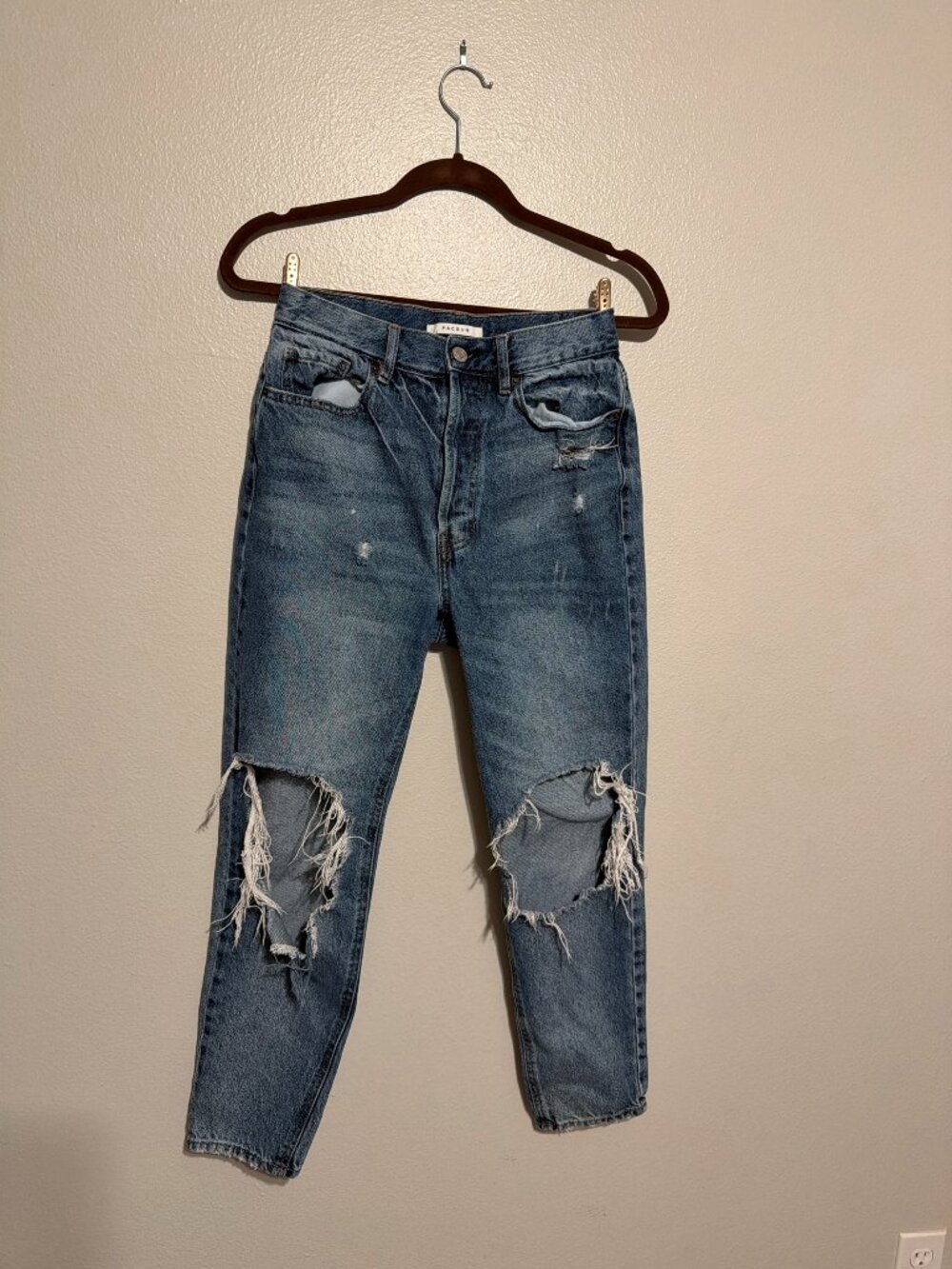 PacSun Ultra High Rise Mom Jeans Distressed Ripped Knee Medium Wash